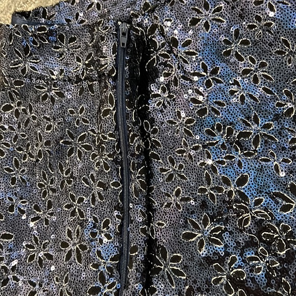 Forever 21 silk lined sequin shorts - Picture 6 of 7